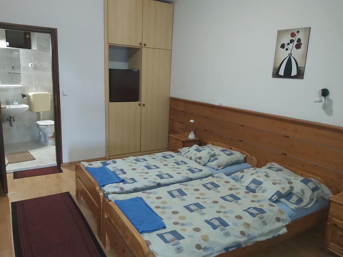 Valcsics Villa Panzio Pecs Luaran gambar