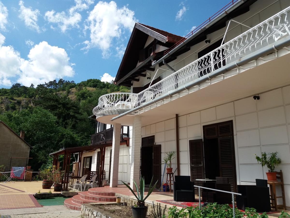 Valcsics Villa Panzio Pecs Luaran gambar